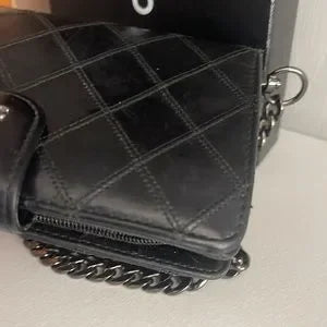 Chanel lambskin quilted diamond stitched bifold wallet crossbody 2011