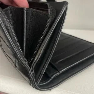 Chanel lambskin quilted diamond stitched bifold wallet crossbody 2011
