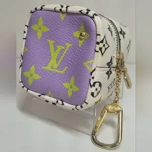 Louis Vuitton White Monogram Giant Porte Monnaie Cube