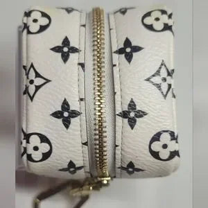 Louis Vuitton White Monogram Giant Porte Monnaie Cube