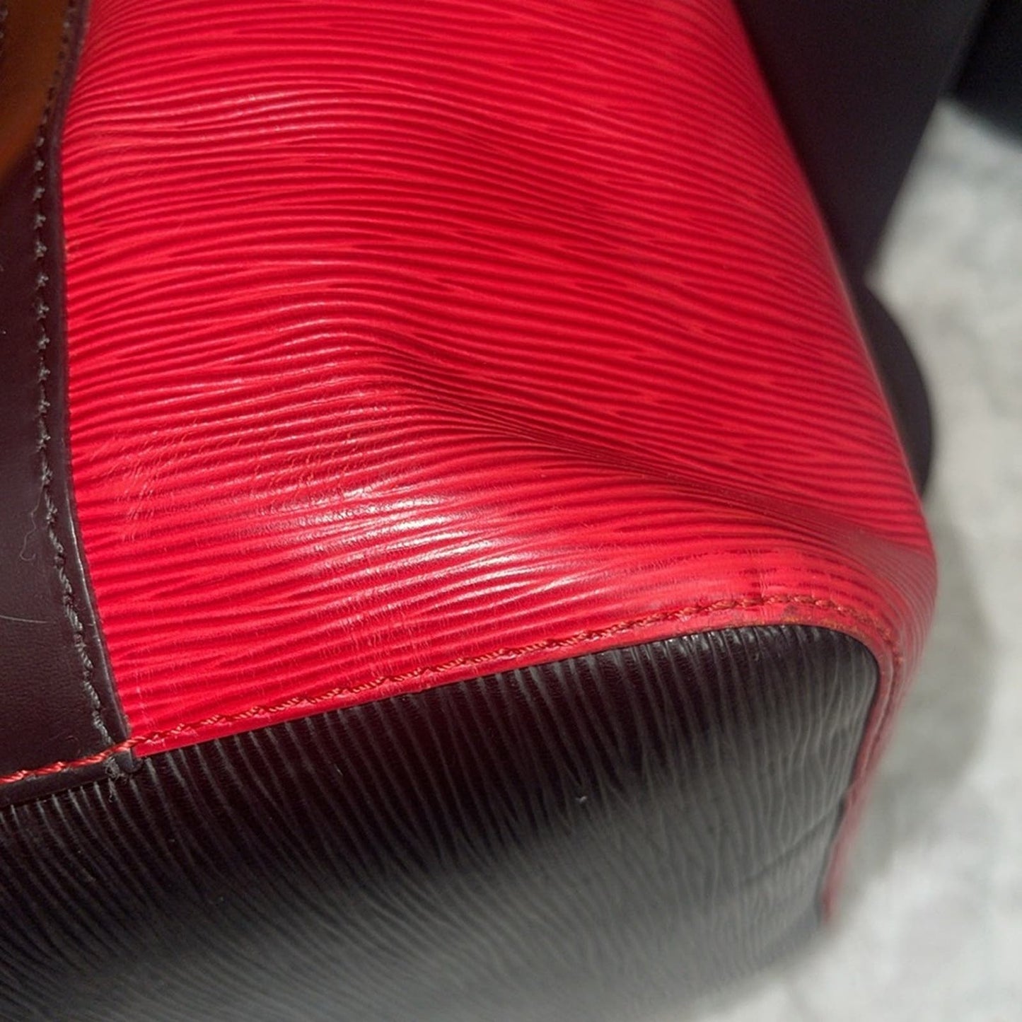 Louis Vuitton Epi MM Noe bucket bag π©·