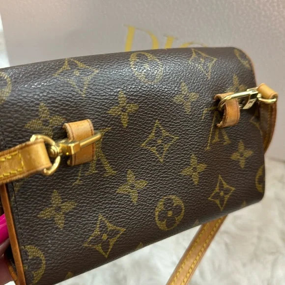 Louis Vuitton Florentine pouchette belt bag /crossbody