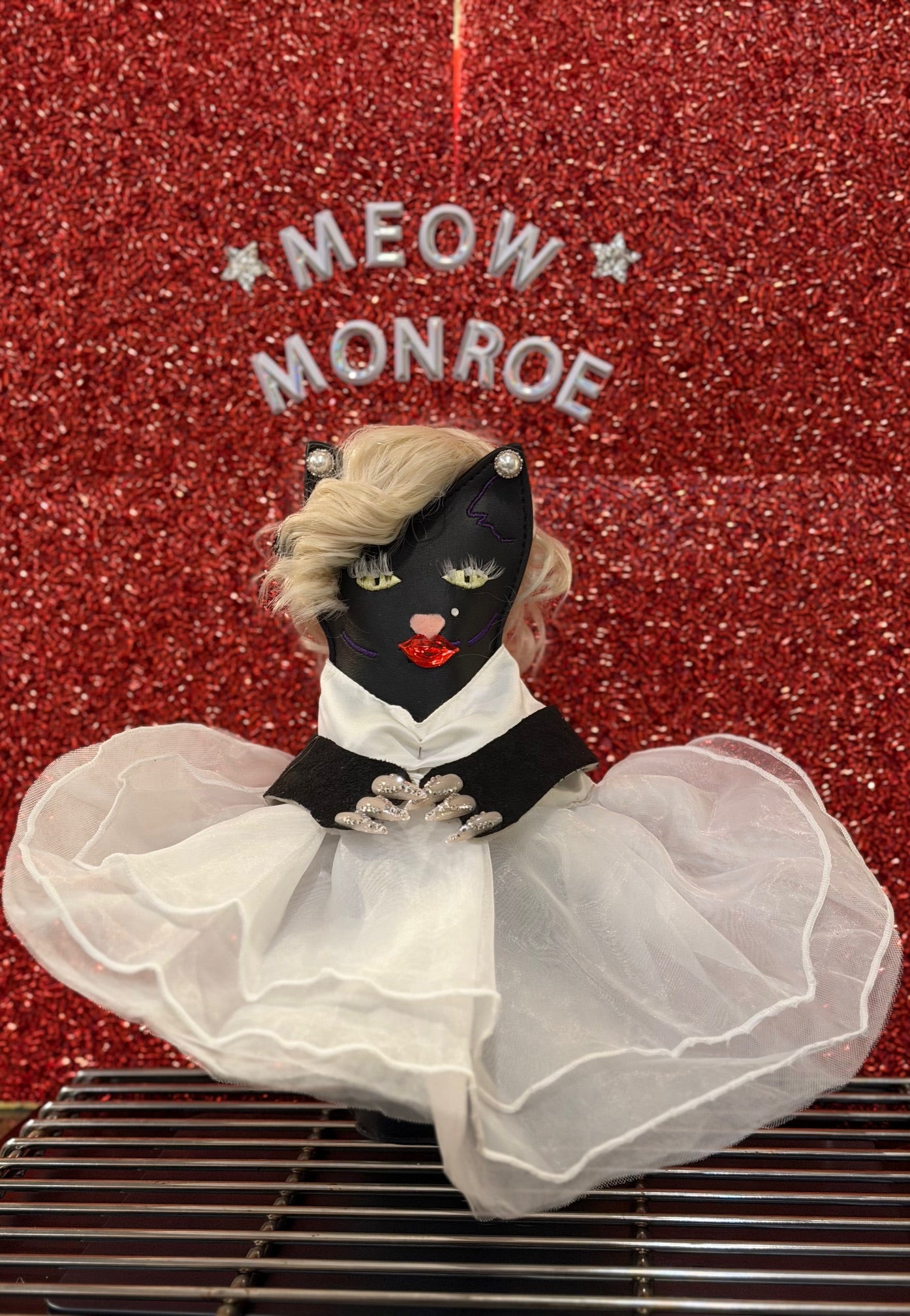 "MEOW MONROE"