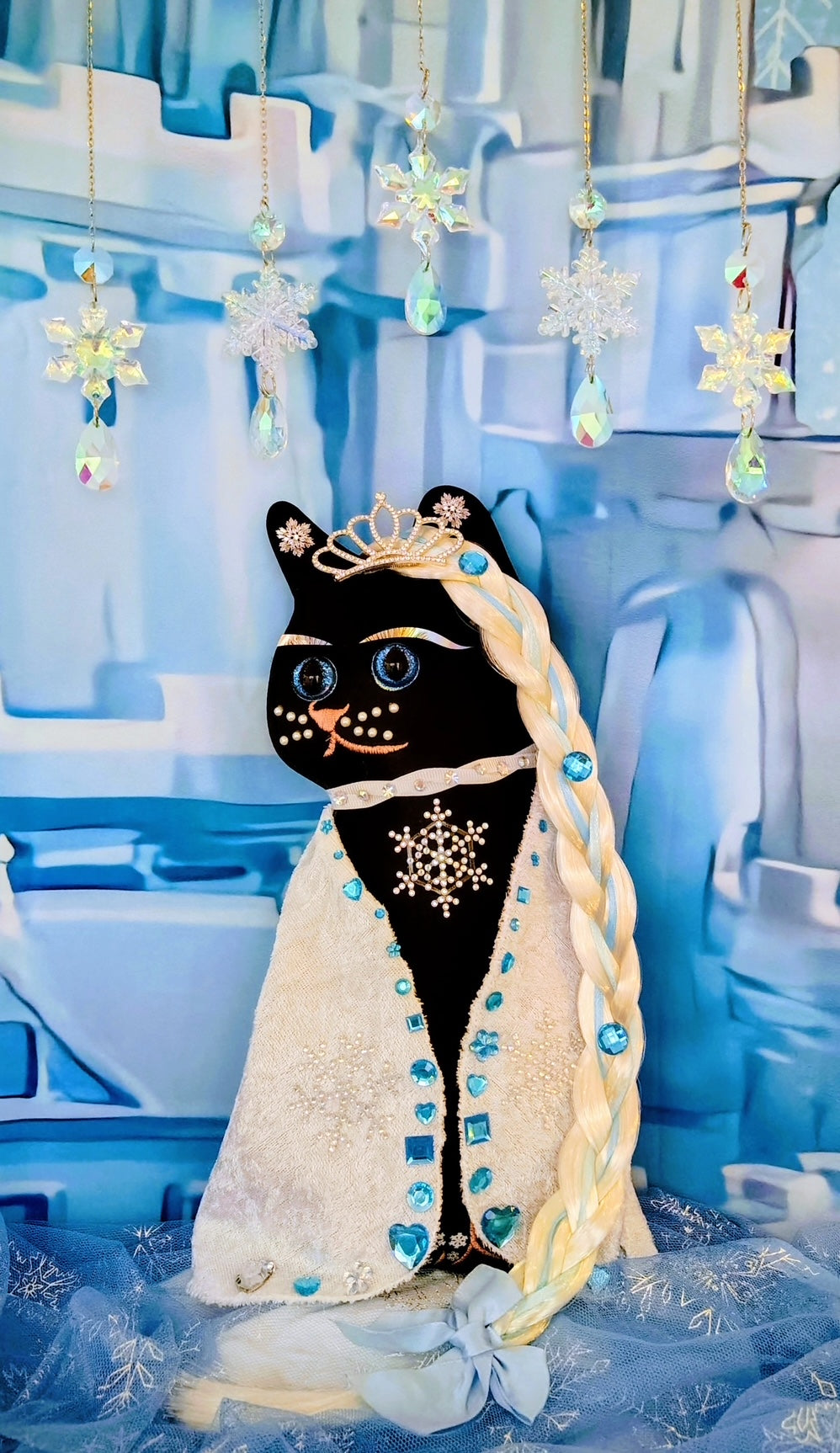 "QUEEN N*ICE*CAT"(QNC)