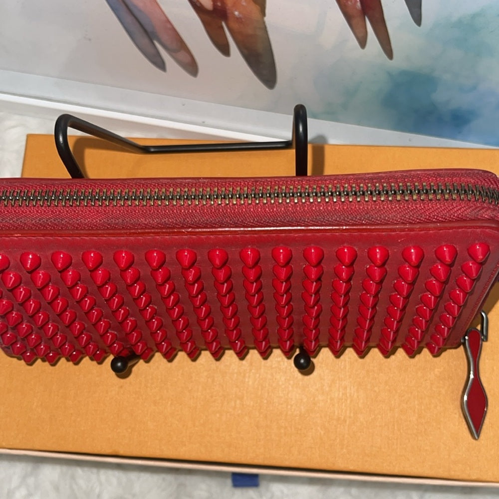 CHRISTIAN LOUBOUTIN
Spiked Long Zippy Wallet