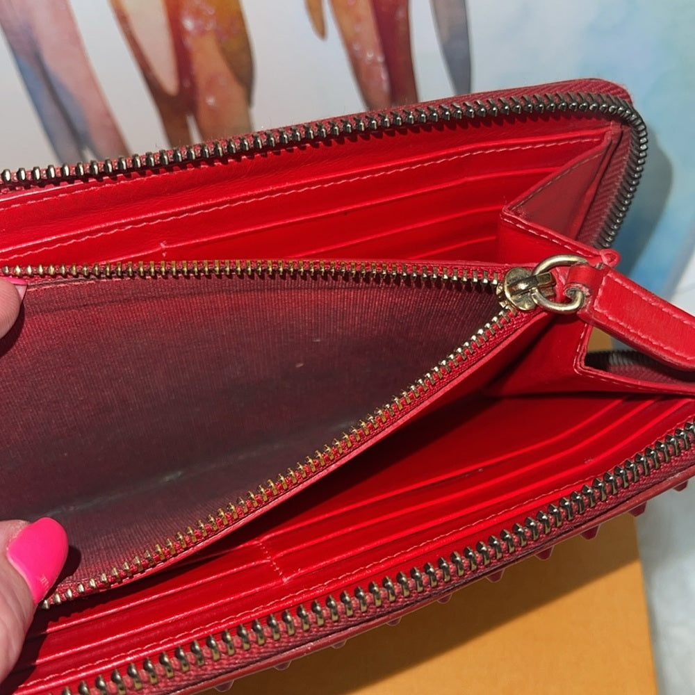 CHRISTIAN LOUBOUTIN
Spiked Long Zippy Wallet