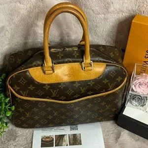 Gorgeous Louis Vuitton Deauville handbag with COA๐