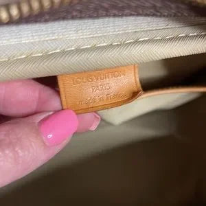 Gorgeous Louis Vuitton Deauville handbag with COA๐