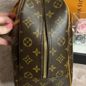 Gorgeous Louis Vuitton Deauville handbag with COA๐