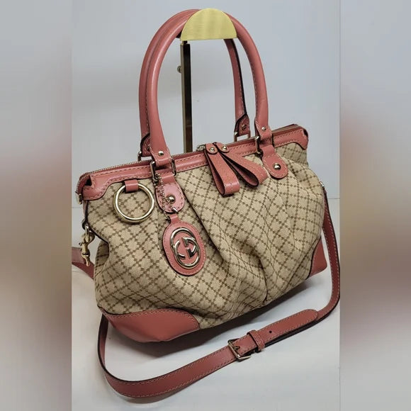Gucci GG Supreme Suki Handbag