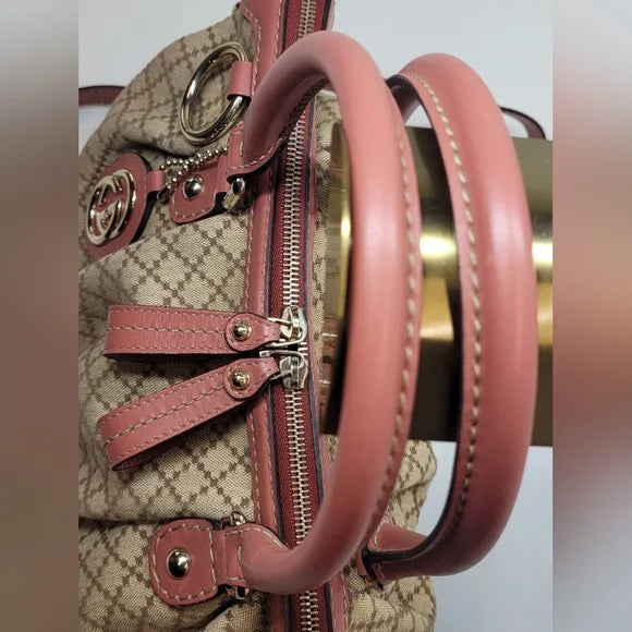Gucci GG Supreme Suki Handbag