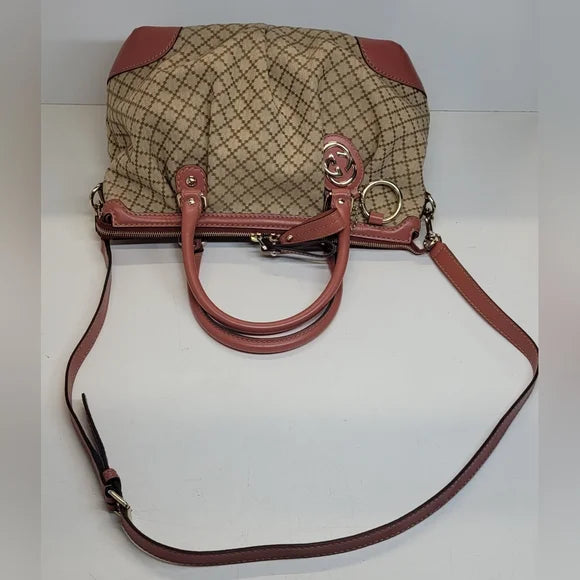 Gucci GG Supreme Suki Handbag
