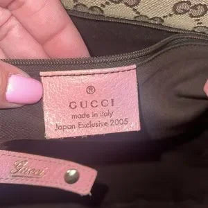 Gucci leather Japan exclusive shoulder bag🩷