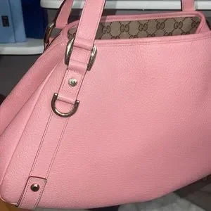 Gucci leather Japan exclusive shoulder bag🩷