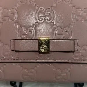 NWOT Gucci Guccisimma long wallet