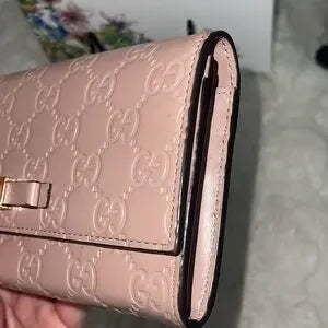 NWOT Gucci Guccisimma long wallet