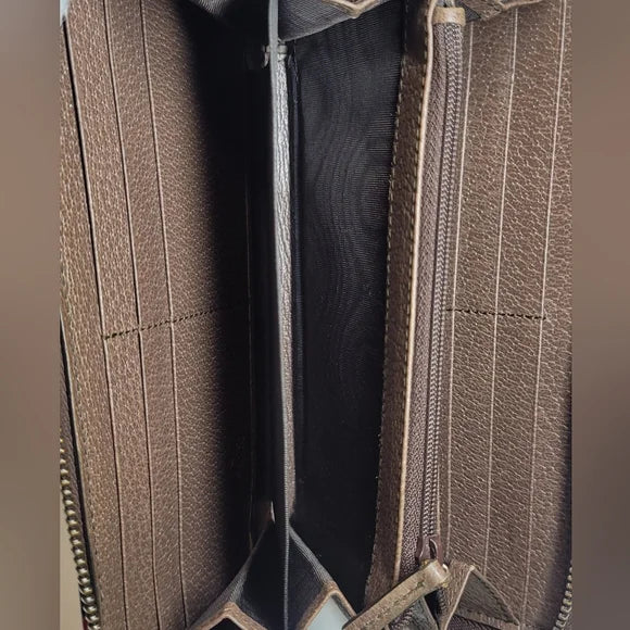 Gucci GG Supreme Courier Limited Edition Long Zippy Wallet