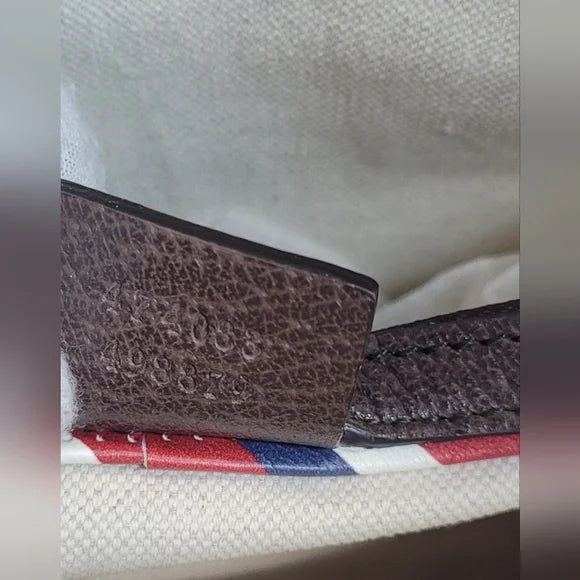 Gucci GG Supreme Embroidered Clutch Special Edition.