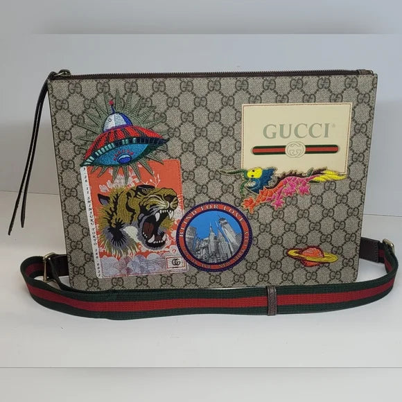 Gucci GG Supreme Embroidered Clutch Special Edition.