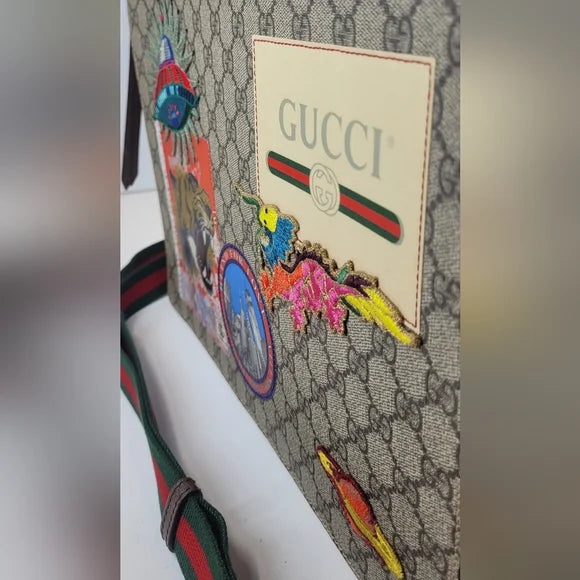 Gucci GG Supreme Embroidered Clutch Special Edition.