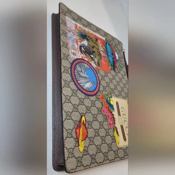 Gucci GG Supreme Embroidered Clutch Special Edition.
