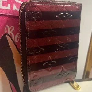 EUC Louis Vuitton Vernis Rayure zippy wallet! 💯authentic’s only. RARE!