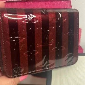 EUC Louis Vuitton Vernis Rayure zippy wallet! 💯authentic’s only. RARE!