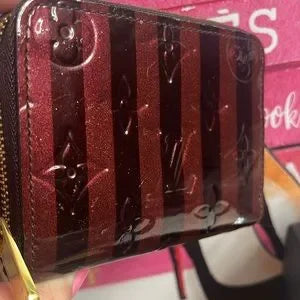 EUC Louis Vuitton Vernis Rayure zippy wallet! 💯authentic’s only. RARE!