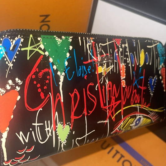 Christian Louboutin Rare Collection Graffiti long zippy wallet 💗