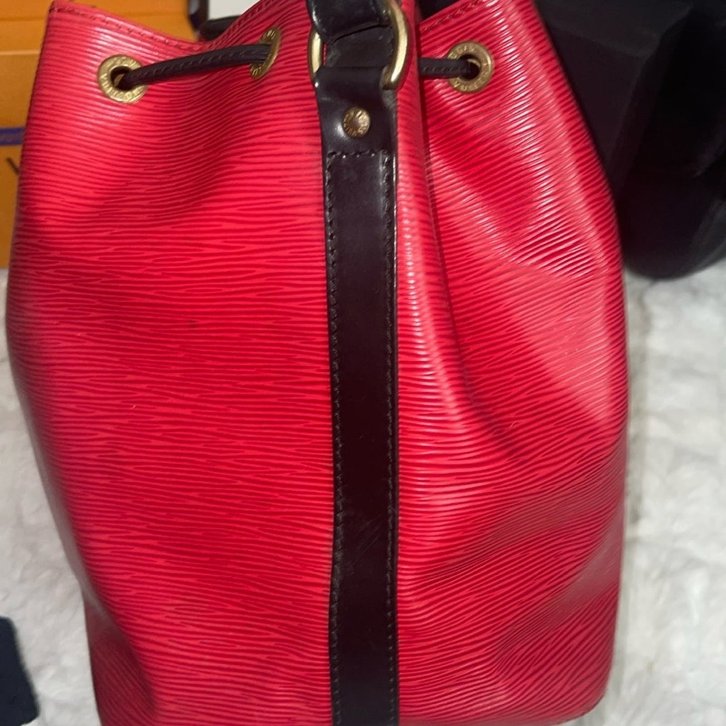Louis Vuitton Epi MM Noe bucket bag 🩷