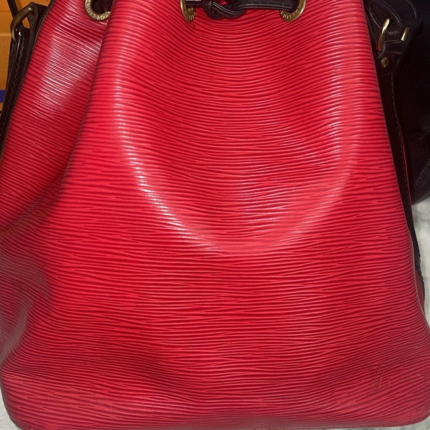 Louis Vuitton Epi MM Noe bucket bag 🩷