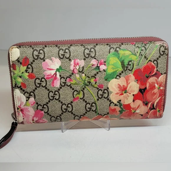 Gucci GG Supreme Blooms Long Zippy Wallet