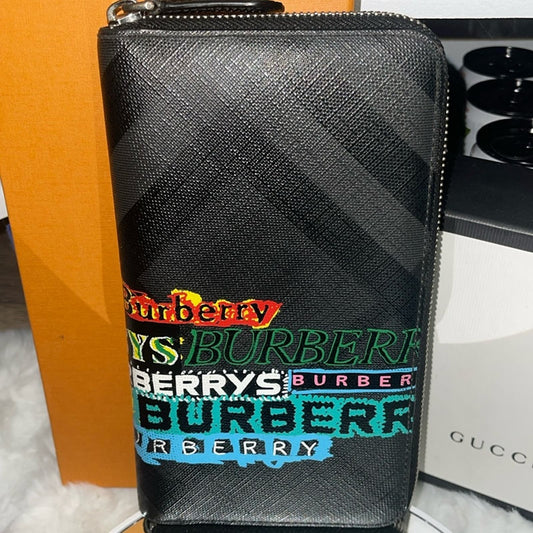Beautiful limited edition Burberry long large zippy wallet