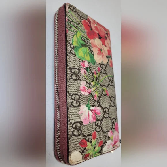 Gucci GG Supreme Blooms Long Zippy Wallet