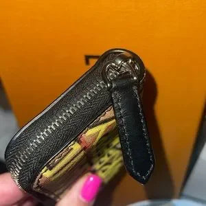 NWOT Burberry Graffiti small zippy wallet!