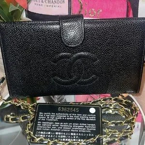 Stunning Chanel Caviar Leather long bifold wallet/crossbody with COA card🔥