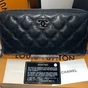 Chanel lambskin CC quilted long wallet with COA cards