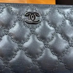 Chanel lambskin CC quilted long wallet with COA cards