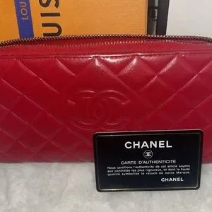 Chanel Red Quilted Caviar Leather CC with COA card