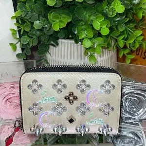 Christian Louboutin NWOT zippy wallet calf leather, Winter 2023
