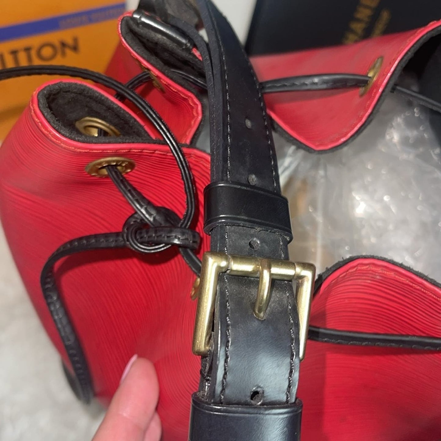 Louis Vuitton Epi MM Noe bucket bag 🩷