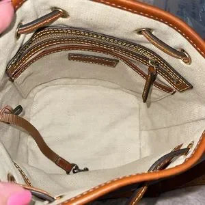 NWOT Dooney & Bourke leather crossbody 💞