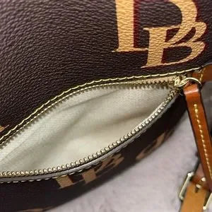 NWOT Dooney & Bourke leather crossbody 💞