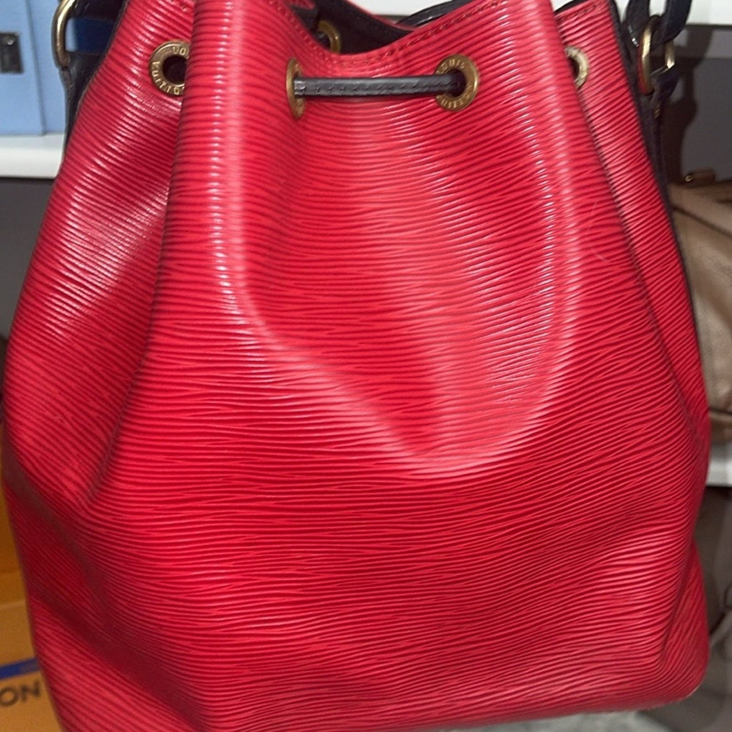 Louis Vuitton Epi MM Noe bucket bag 🩷