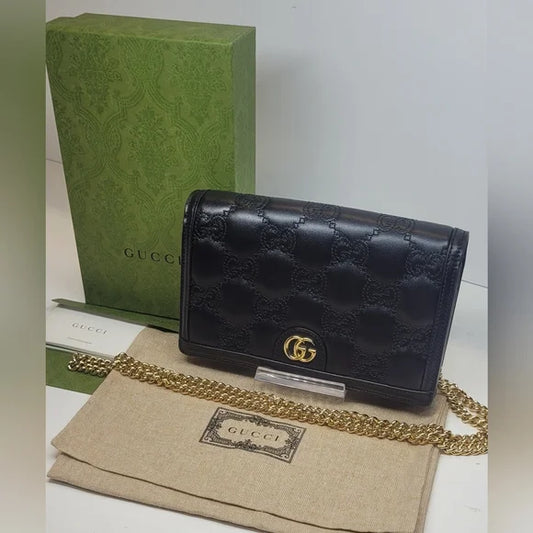 Gucci GG Matelasse Black Calfskin Crossbody Bag