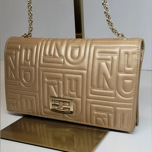 Fendi Baguette Leather Wallet On A Chain. Fits your phone 🩷