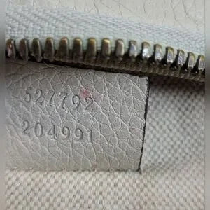 Gucci white long calfskin Leather Crossbody🩷