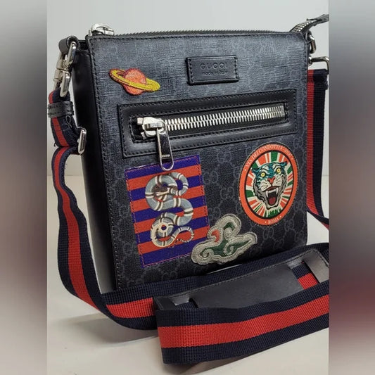 Gucci GG Supreme Night Courier Messeneger Bag