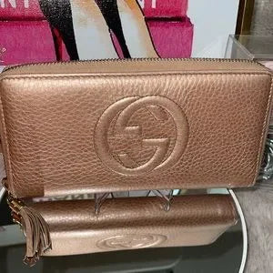 ho large zippy wallet in metallic