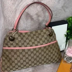 Beautiful Gucci GG canvas shoulder bag 💞